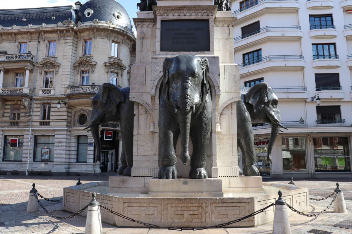 Fontana degli Elefanti monumento Chambery