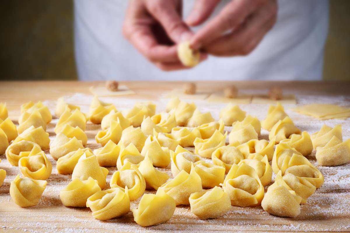 Imparare a fare i tortellini bolognesi